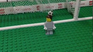 Illustration for article titled Nothing Is Sadder Than Lego JĂșlio CĂ©sar Getting Bombarded With Goals